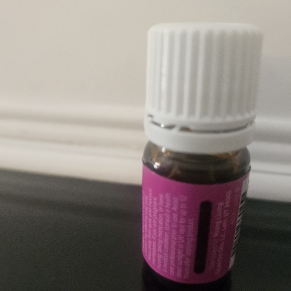 Joy essential oil 5 ml ,young living - Picture 2 of 2